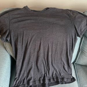 Mens Lululemon t shirt